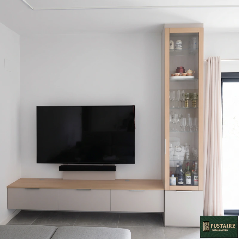 fustaire mueble tv medida barcelona vitrina expositora madera roble@2x